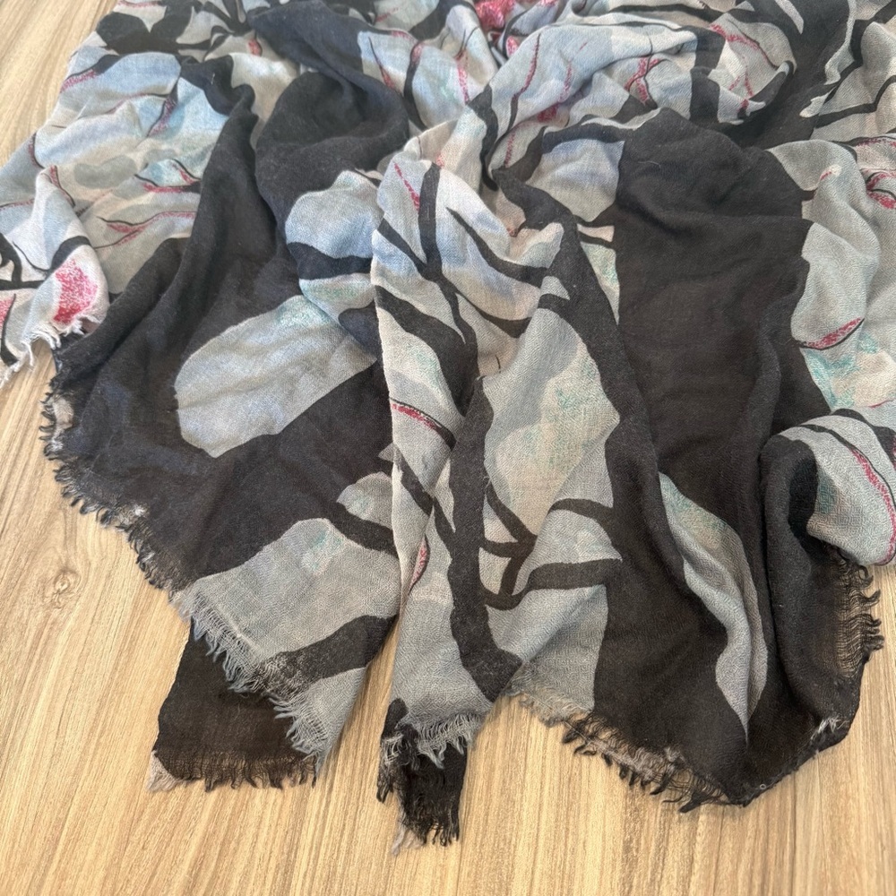 100% Cashmere Scarf with Tree Design - Picture 5 of 9
